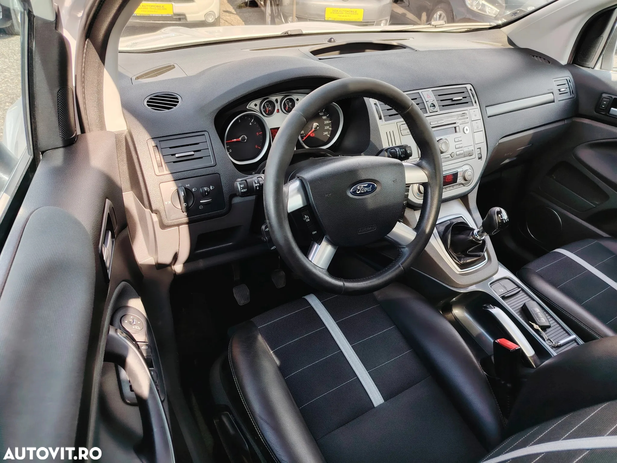 Ford Kuga 2.0 TDCi 4x4 Titanium - 6