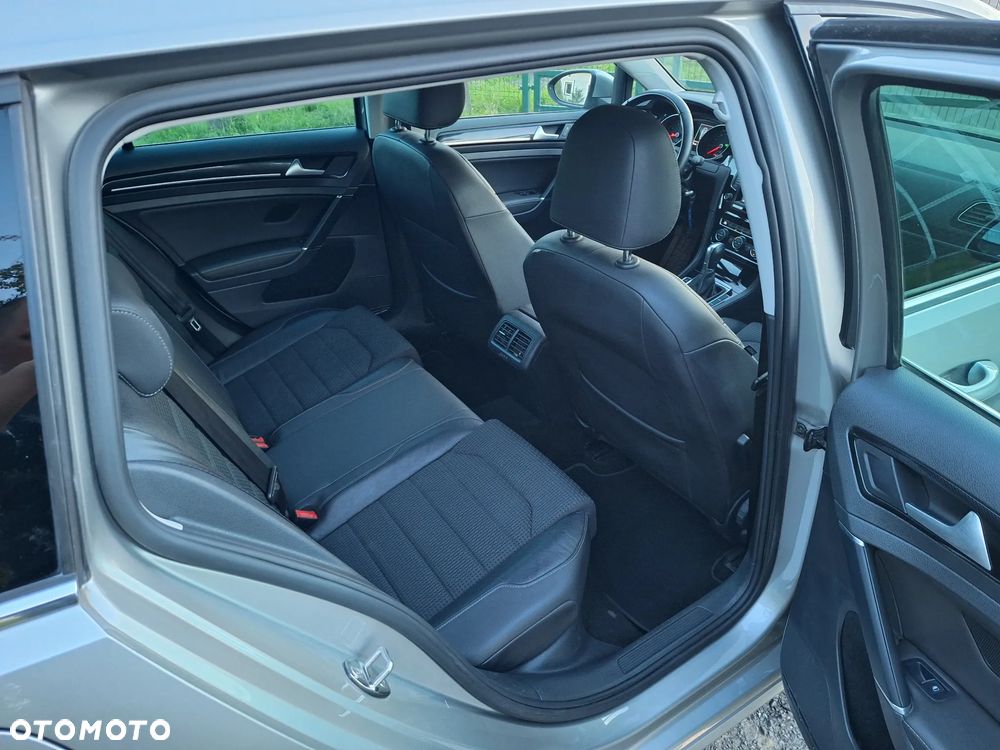 Volkswagen Golf - 35