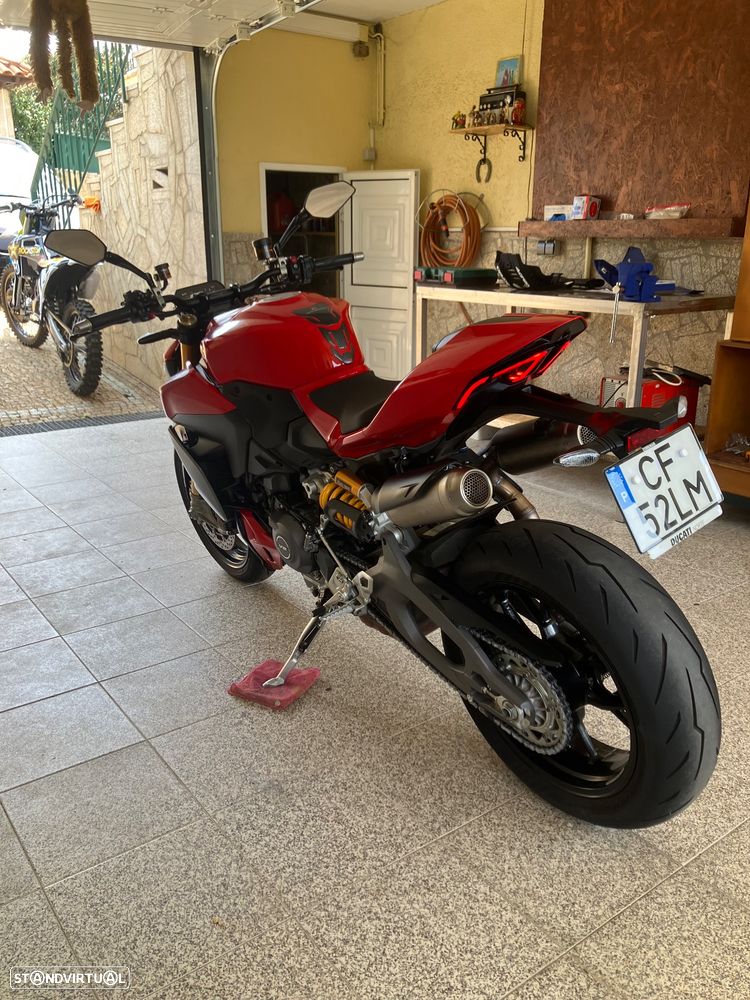 Ducati Streetfighter V2S - 8
