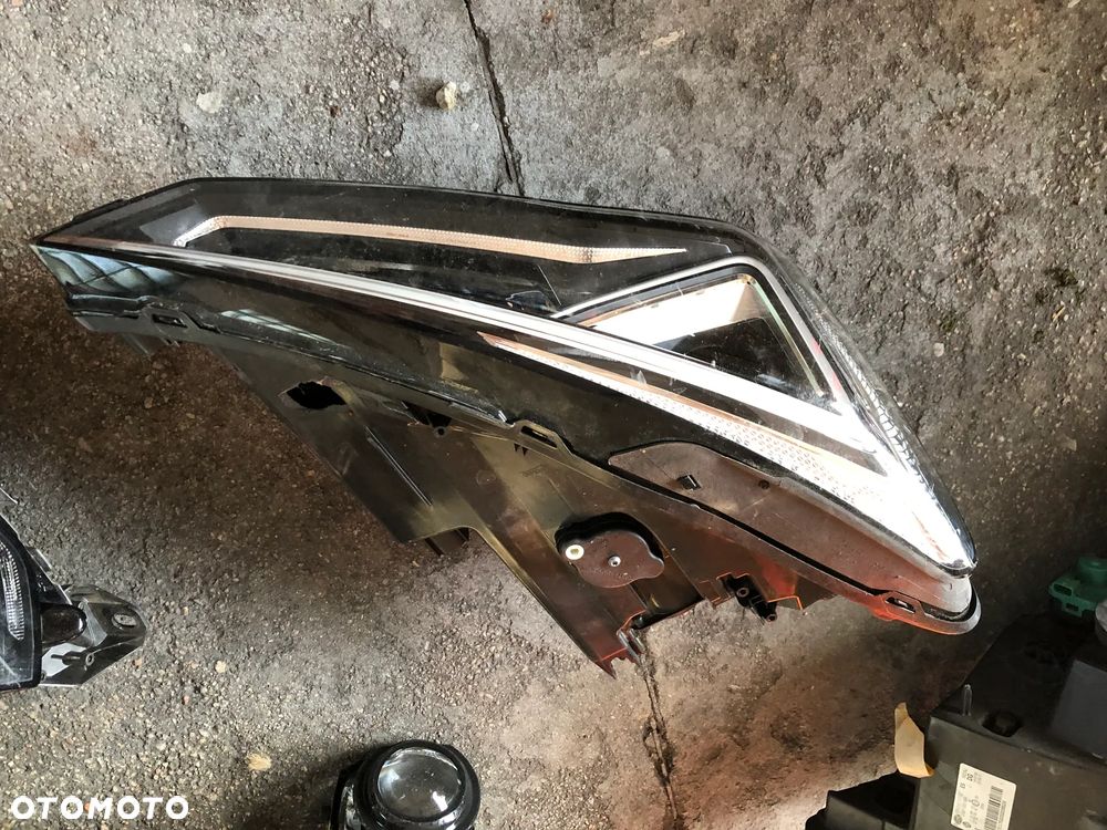 Cupra Formentor Full Led lampa prawa 5FG941008h - 2