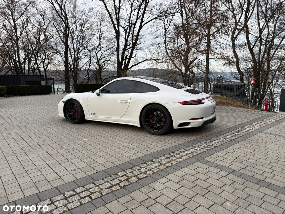 Porsche 911 Carrera 4 GTS PDK - 3