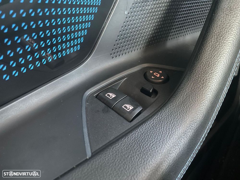 BMW 218 i Pack Desportivo M Auto - 15