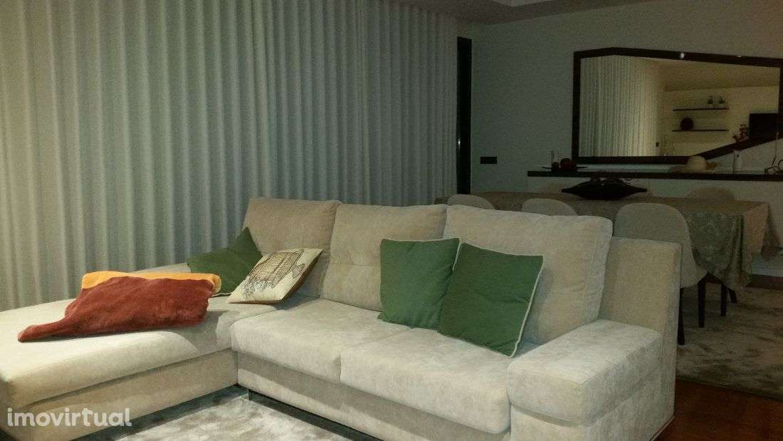 Excelente moradia T4 com piscina, mobilada e equipada. - Grande imagem: 3/28