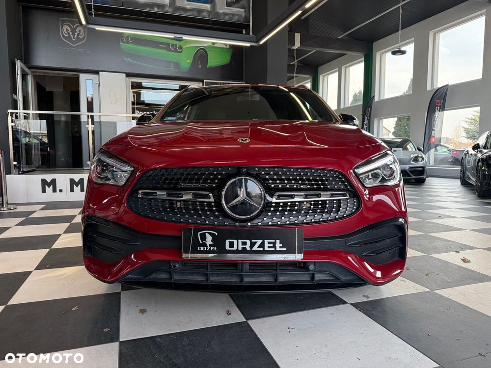 Mercedes-Benz GLA - 2