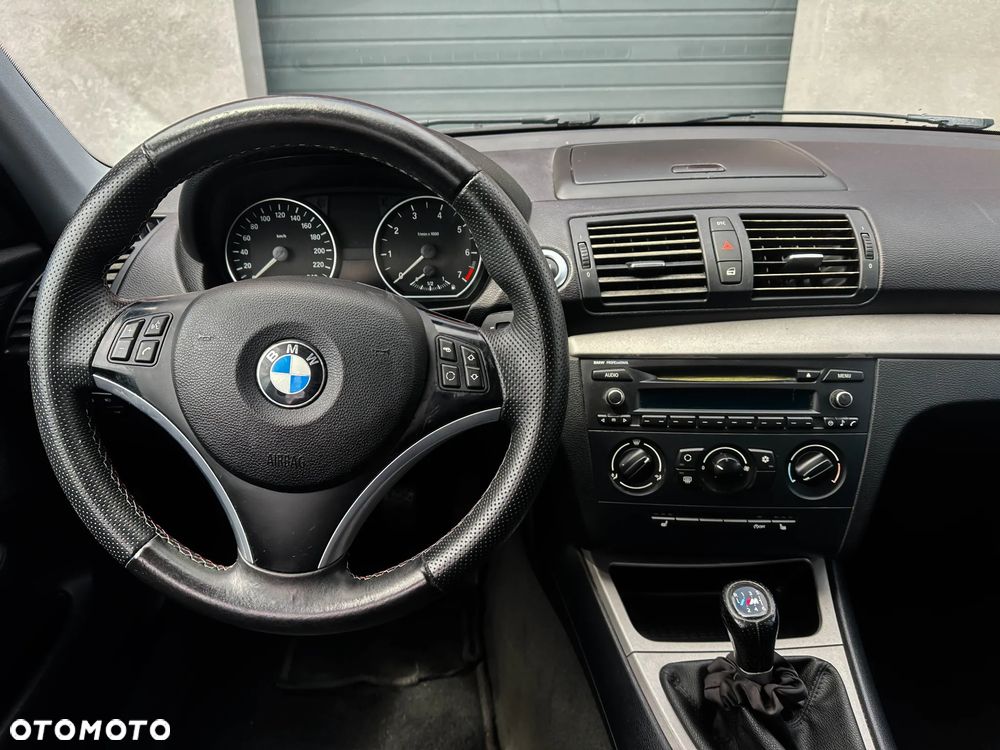 BMW Seria 1 116i - 31