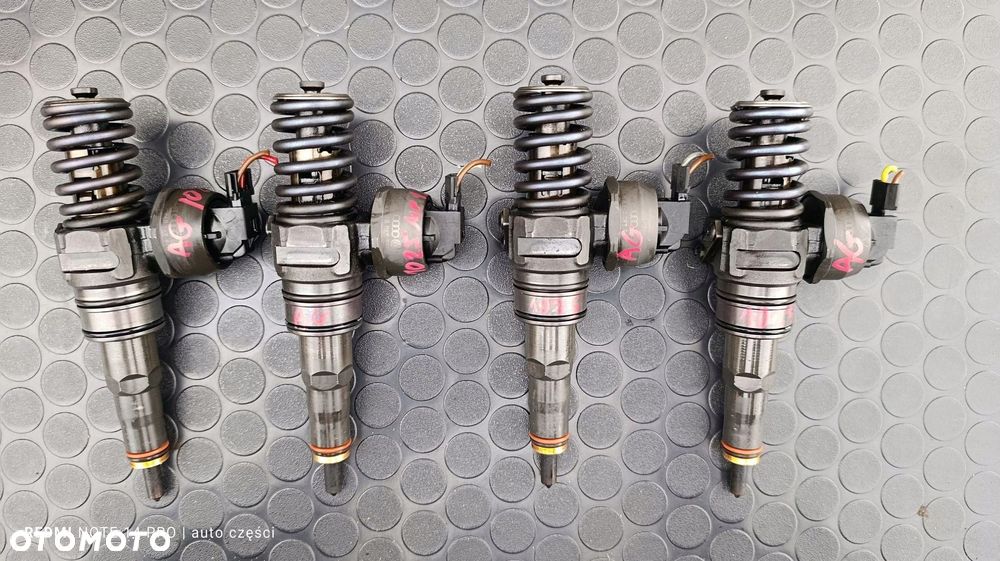 POMPOWTRYSKIWACZ KOMPLET POMPOWTRYSKI VW PASSAT B6 GOLF V 1.9 038130073AG - 2