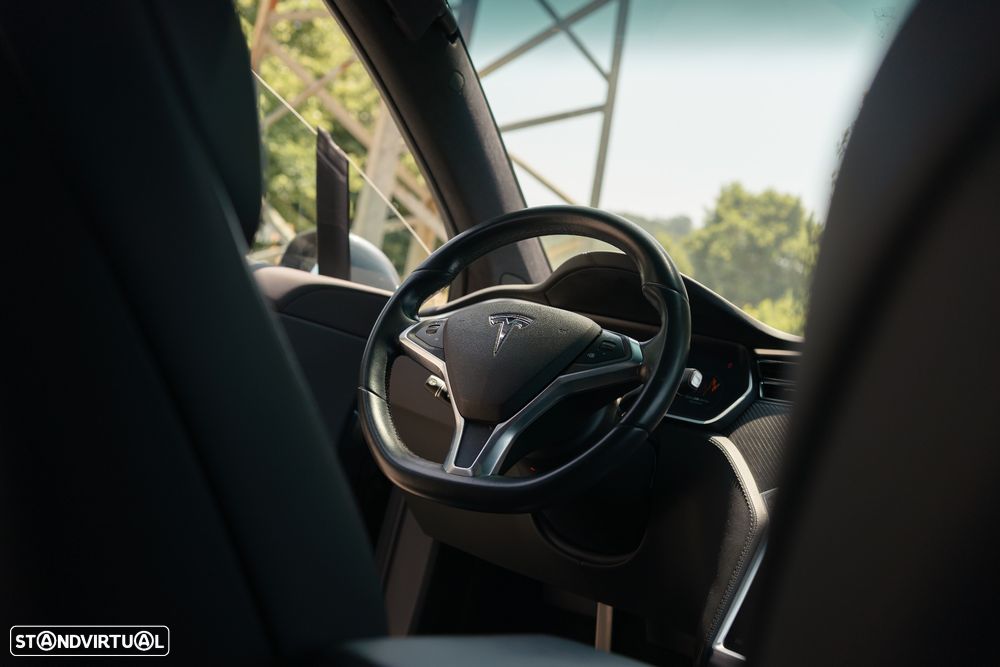Tesla Model X Standard Range - 7