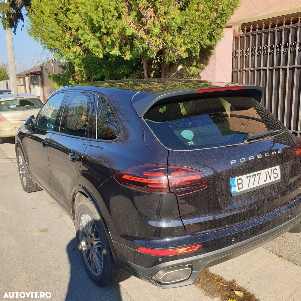 Porsche Cayenne 3.0 L - 3