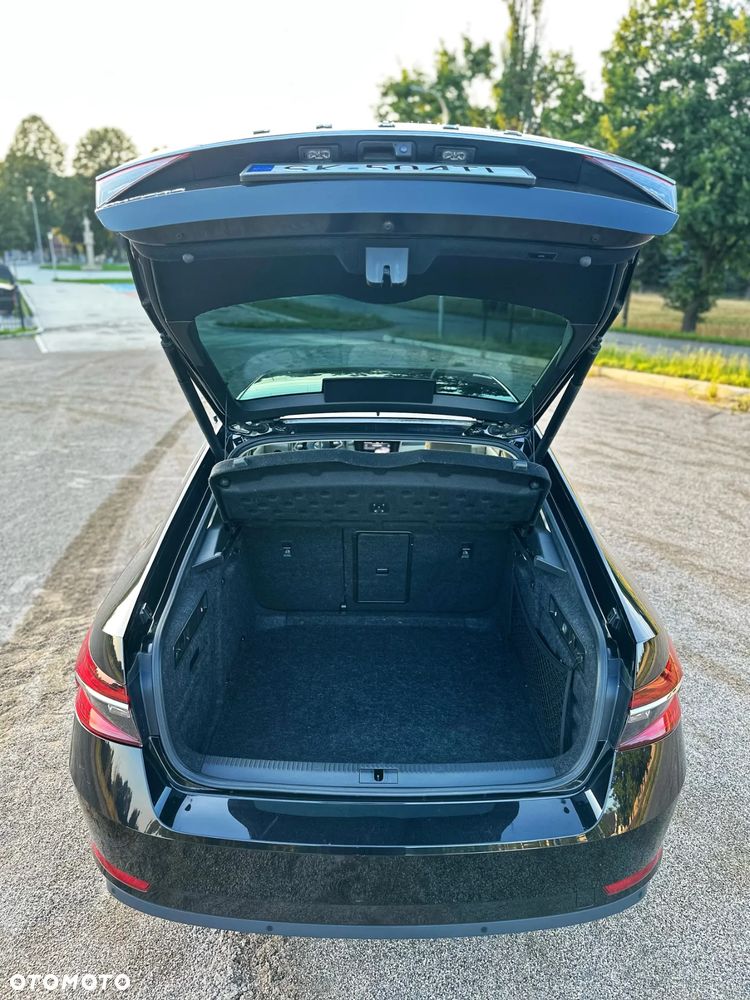 Skoda Superb 2.0 TDI SCR Style DSG - 28