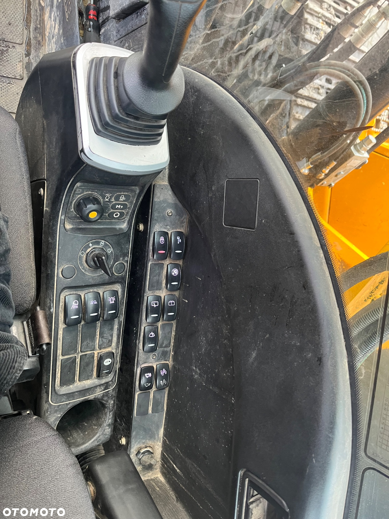 JCB JS370NLC4F - 16