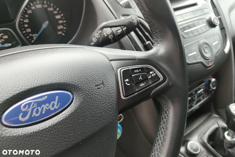 Ford Focus 1.0 EcoBoost Titanium - 17