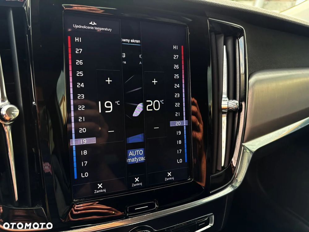 Volvo V90 D3 Momentum Pro - 34