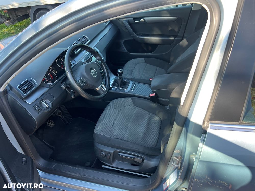 Volkswagen Passat - 10