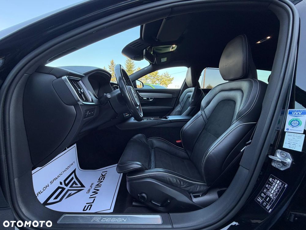Volvo V90 T8 AWD Plug-In Hybrid R-Design - 18