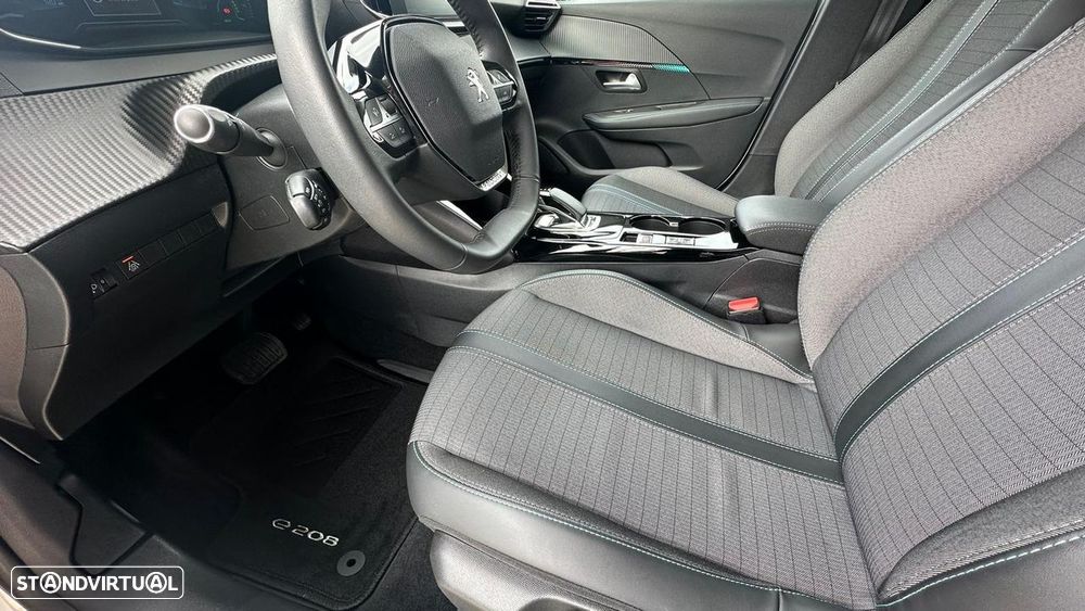 Peugeot e-208 - 13