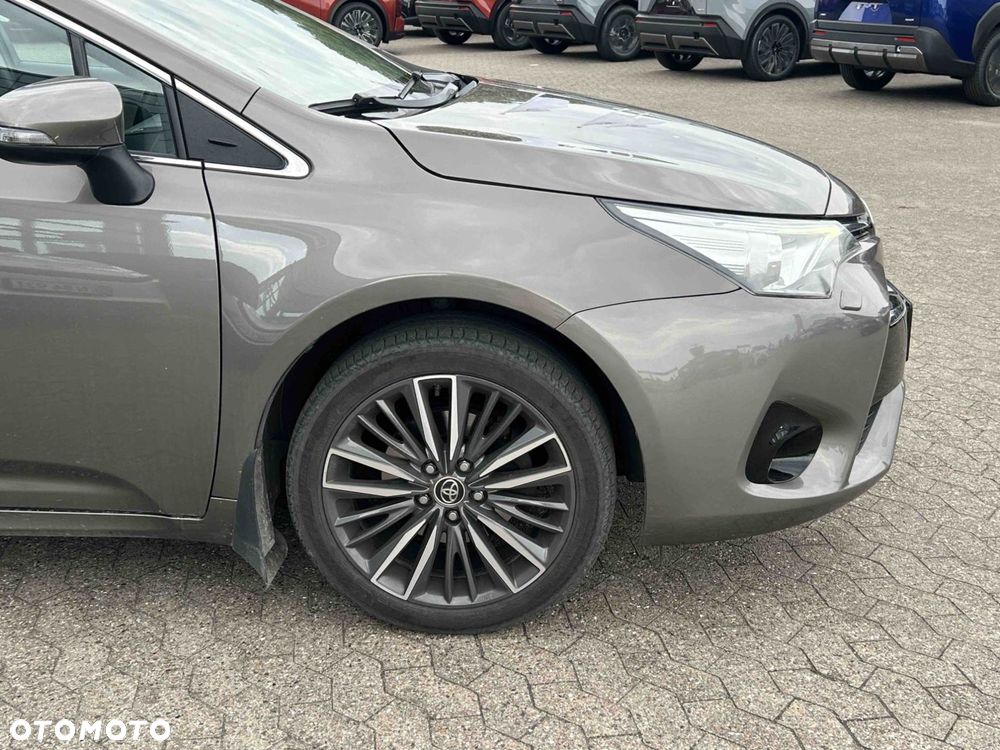 Toyota Avensis Touring Sports 1.8 Business Edition - 19