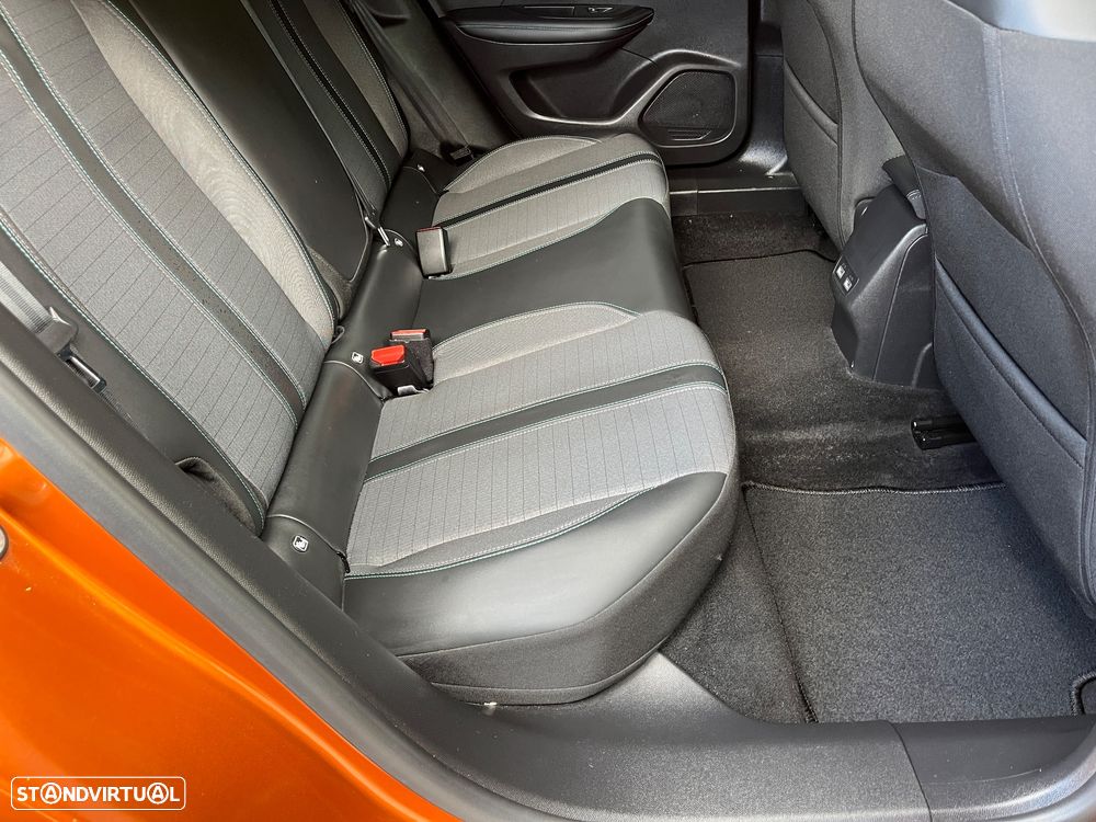 Peugeot 2008 PureTech 130 EAT8 Allure Pack - 28