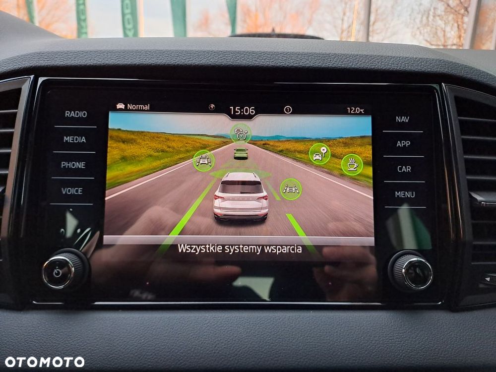 Skoda Karoq 1.5 TSI ACT Sportline DSG - 14