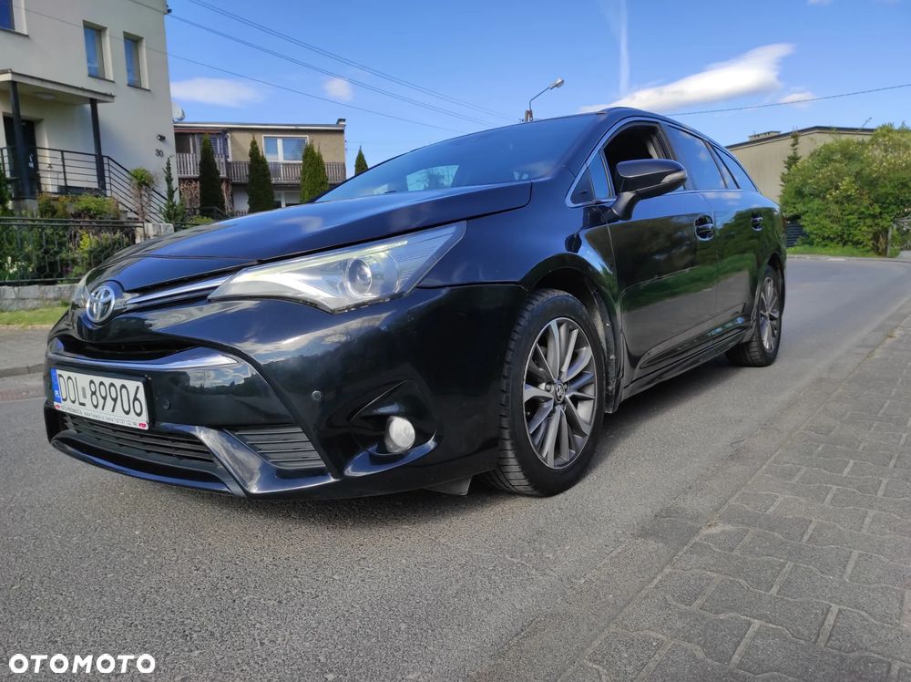 Toyota Avensis 1.8 Active MS - 2