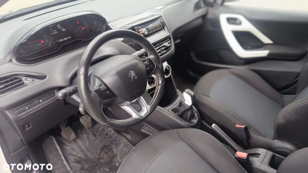 Peugeot 208 PureTech 68 Active - 12