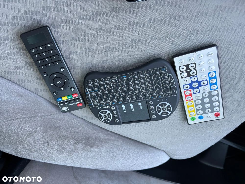 Peugeot 807 HDi 170 Bi-Turbo Automatik Platinum Pullmann - 31