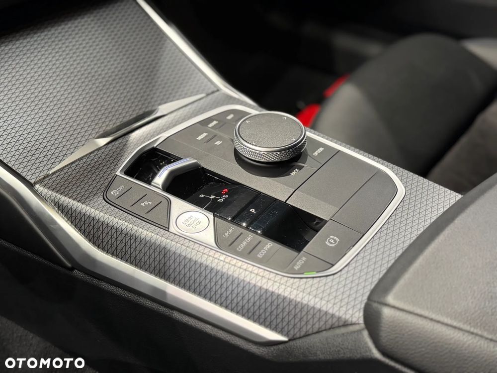 BMW Seria 3 320d xDrive mHEV M Sport - 9