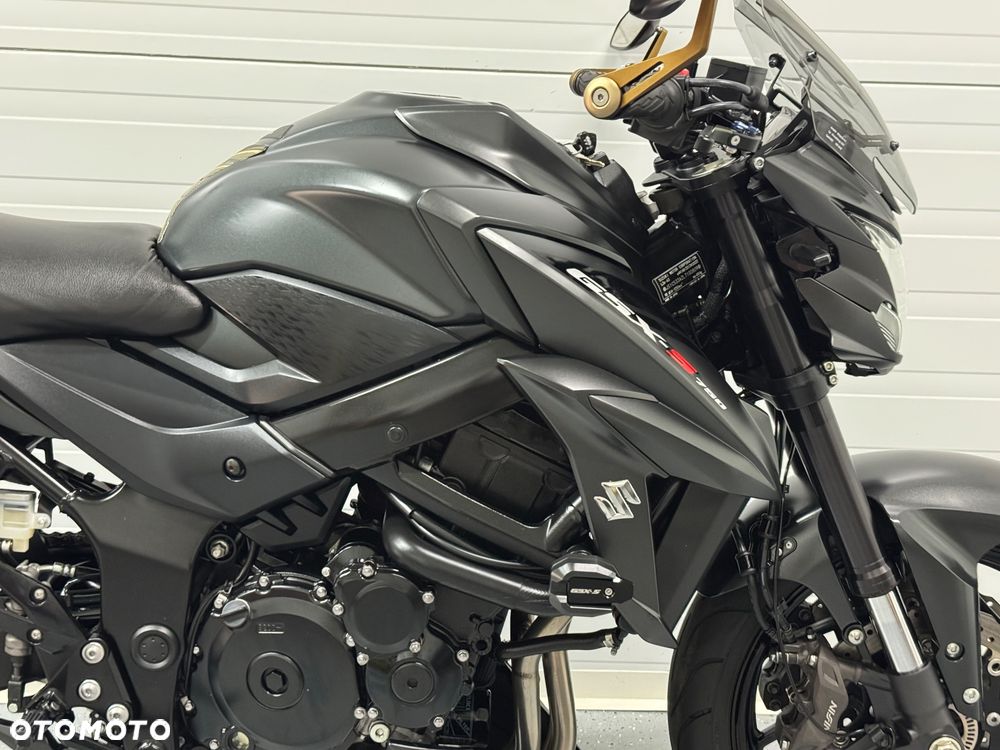 Suzuki GSX - 9
