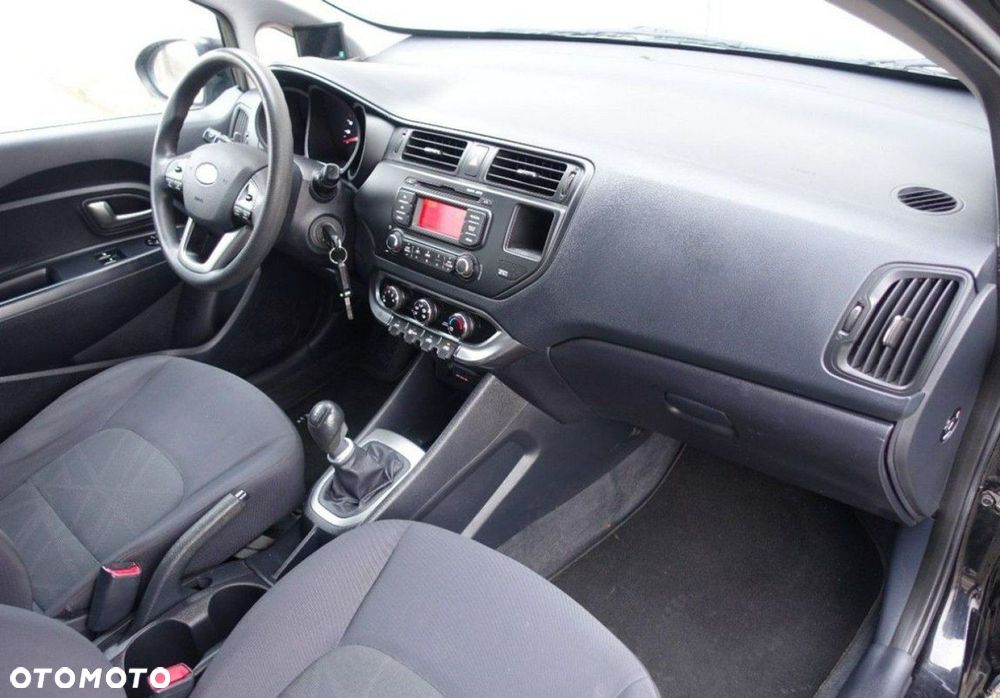 Kia Rio - 15