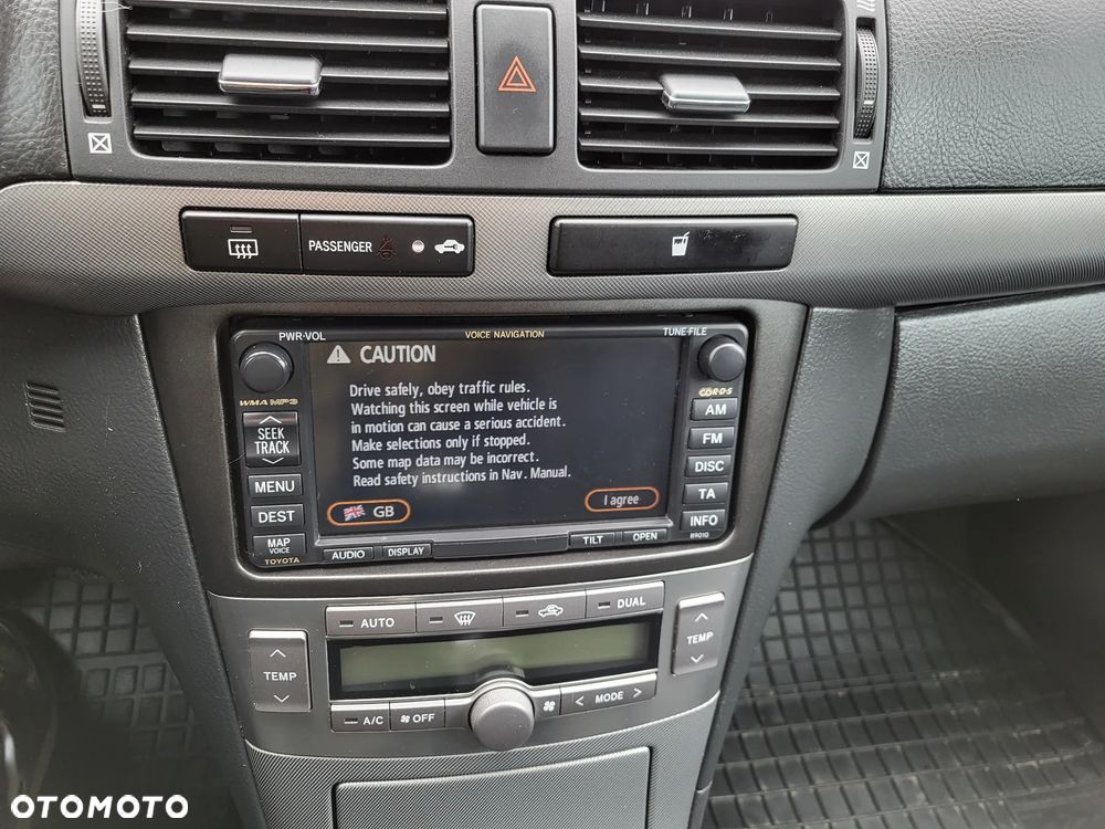 Toyota Avensis 1.8 VVT-i Executive - 22