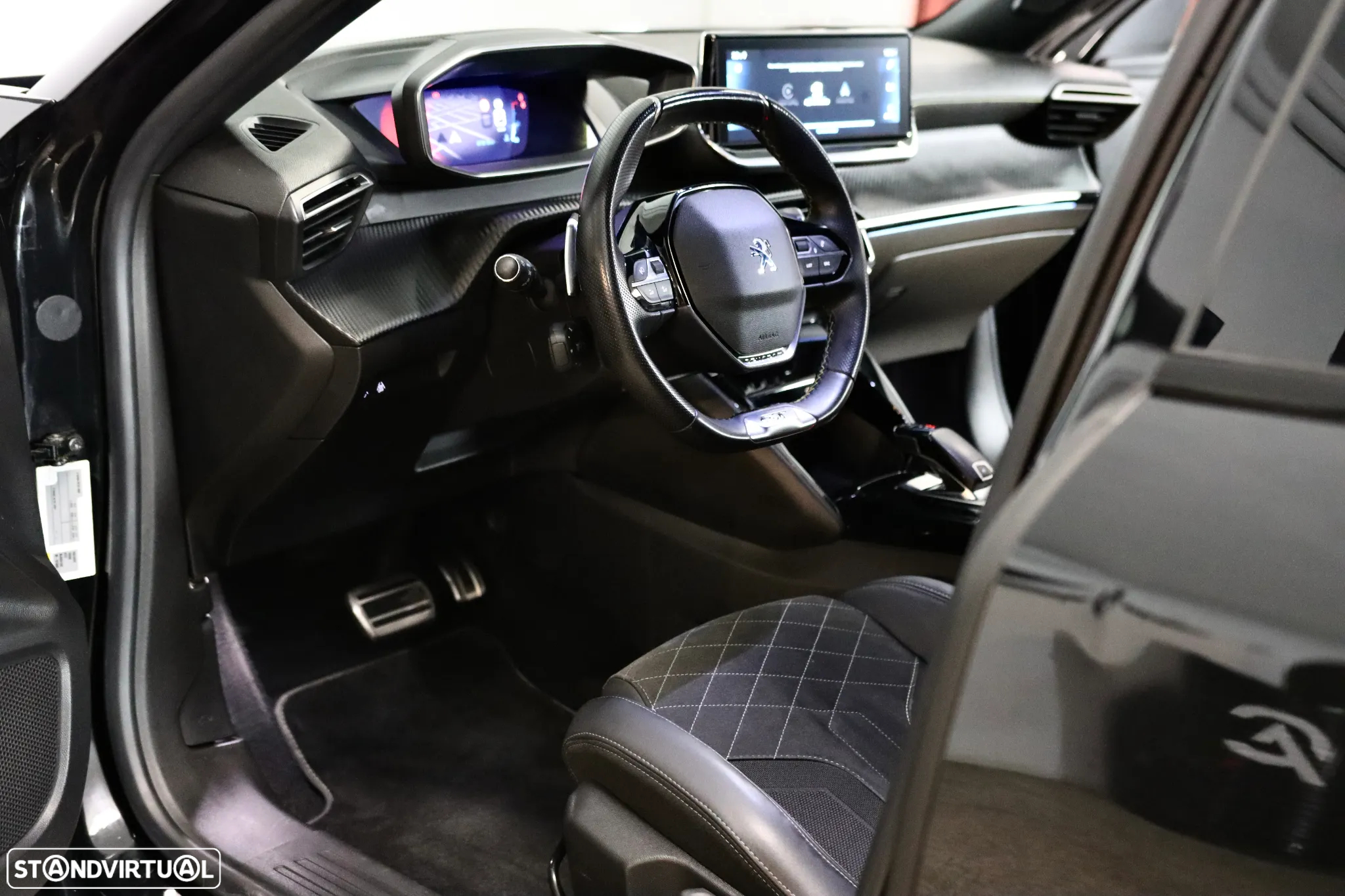 Peugeot 2008 PureTech 130 EAT8 GT - 40