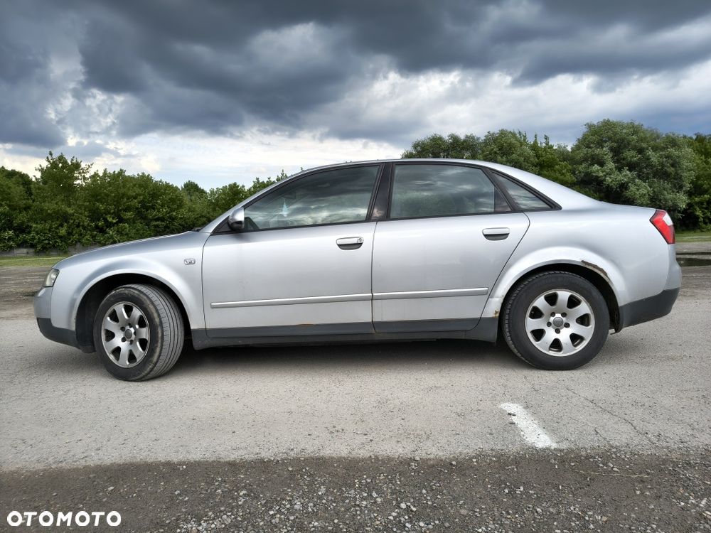Audi A4 Limousine - 4