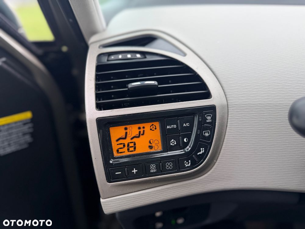 Citroën C4 Picasso - 23