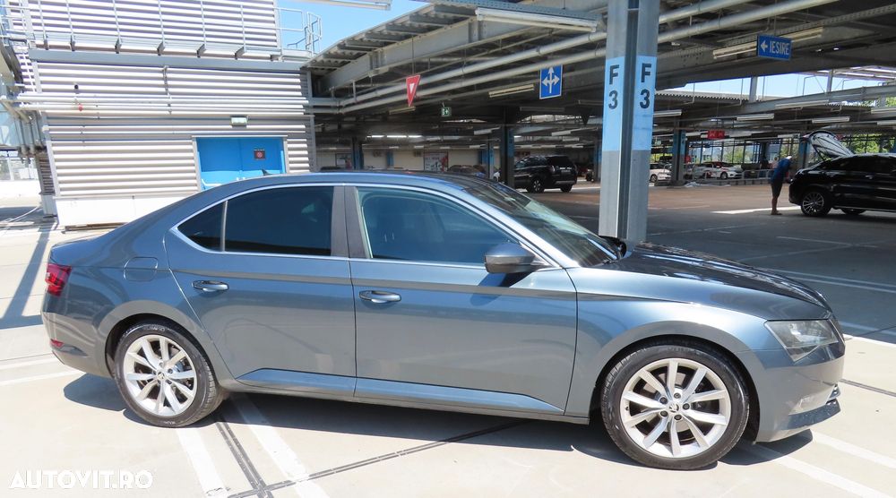 Skoda Superb 2.0 TDI 4X4 DSG Style - 4