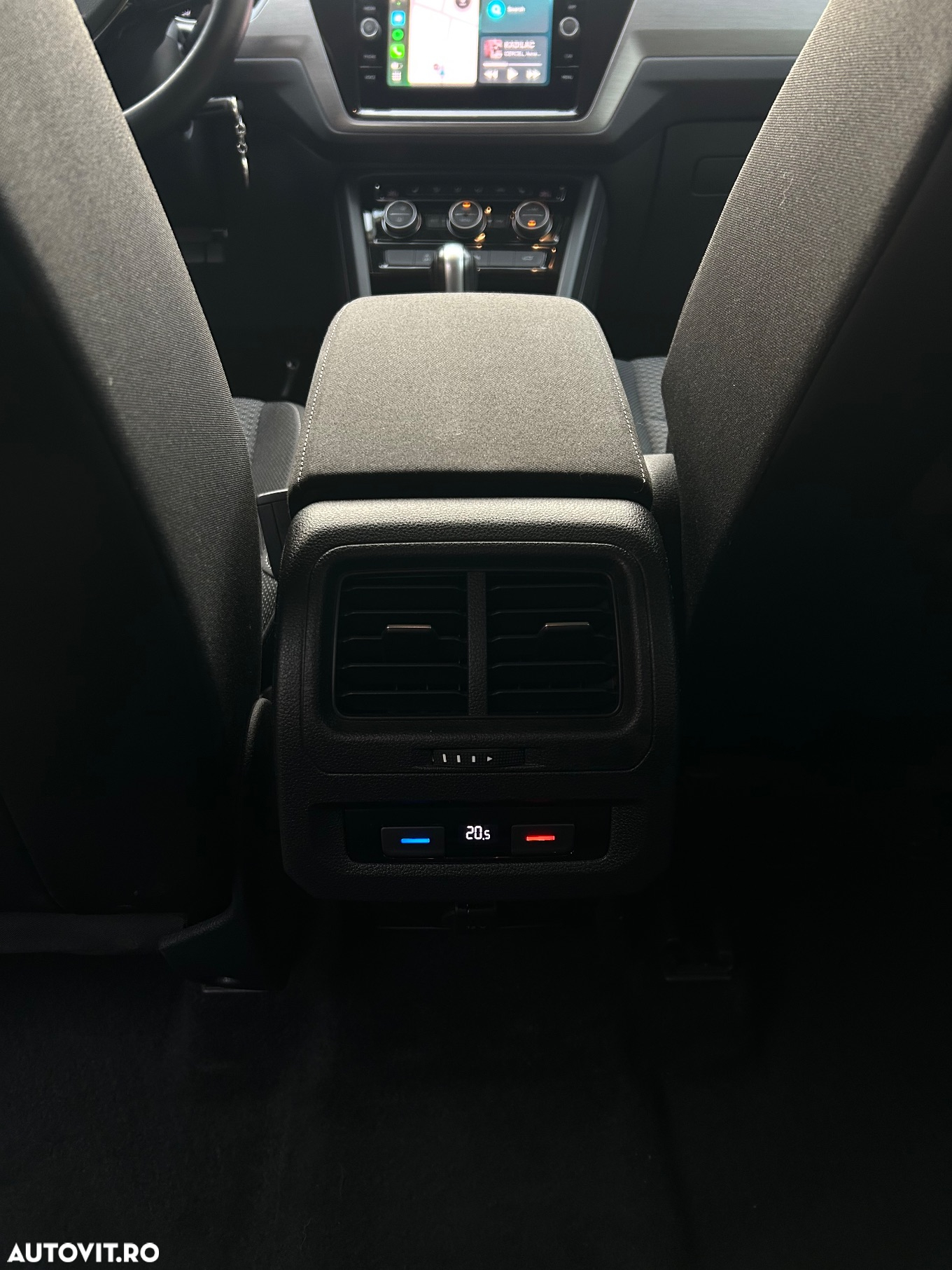 Volkswagen Touran 1.5 TSI DSG Comfortline - 24