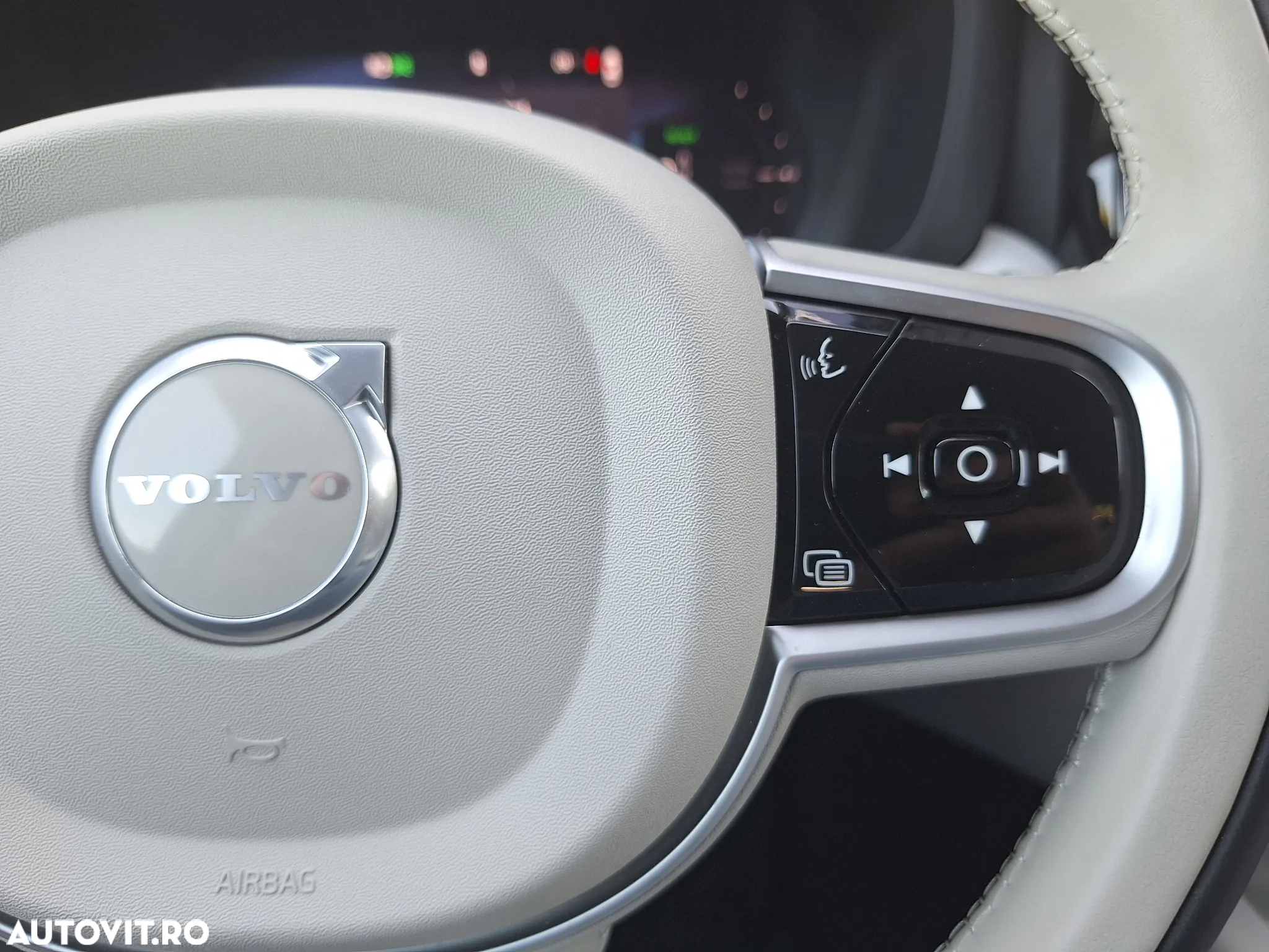 Volvo XC 60 T6 AWD AT PHEV Plus Dark - 22