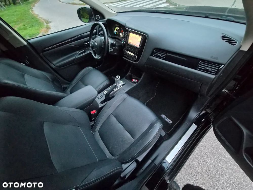 Mitsubishi Outlander - 29