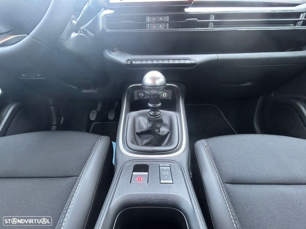 Jeep Avenger 1.2 GSE T3 Altitude - 12