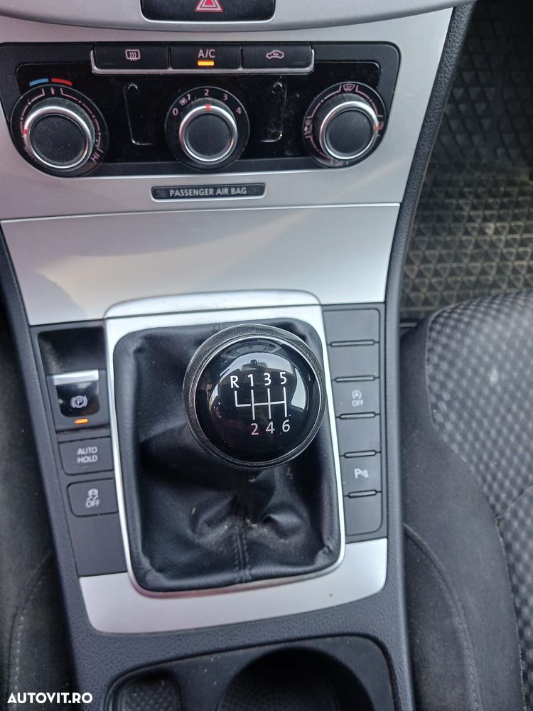 Volkswagen Passat - 10