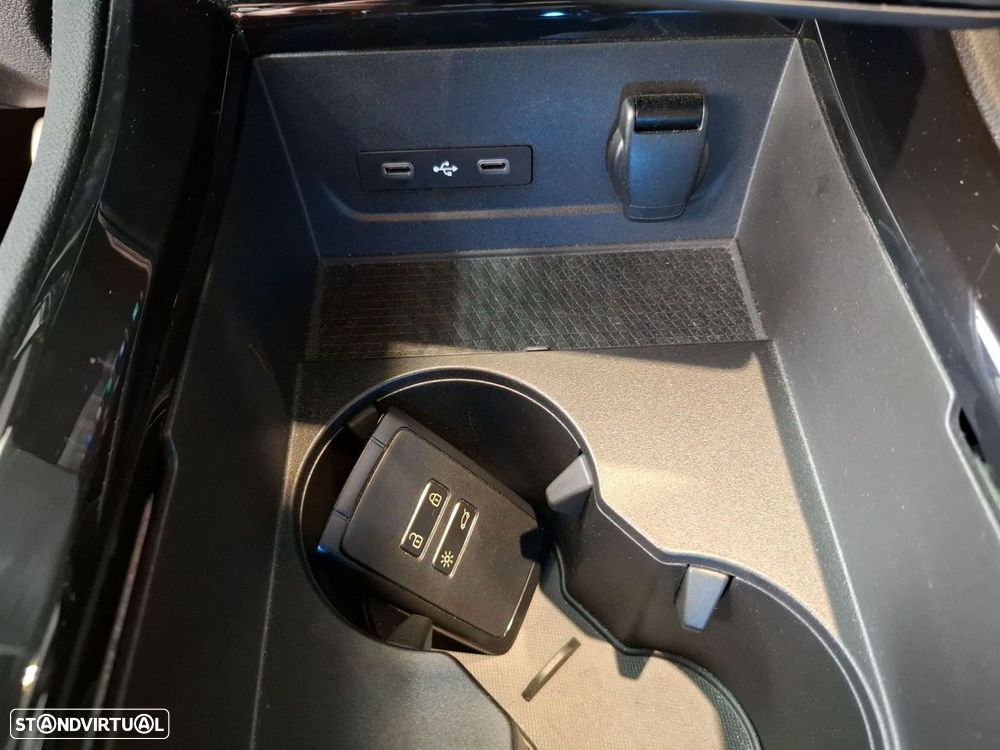Renault Austral 1.2 E-Tech Iconic Espirit - 25