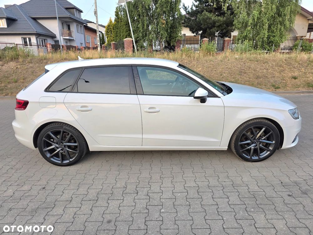 Audi A3 Sportback - 9