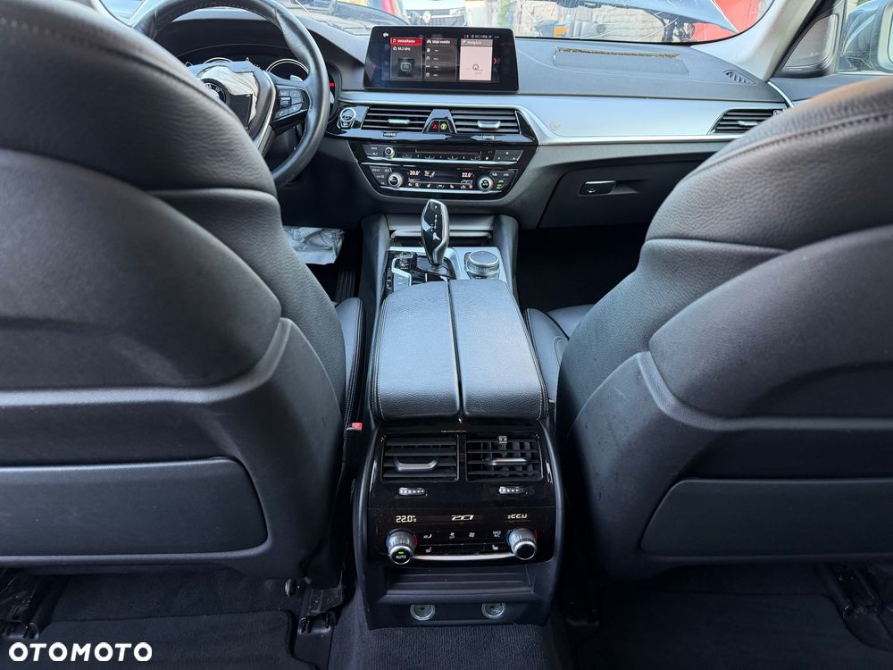 BMW Seria 5 530d xDrive Sport Line - 33