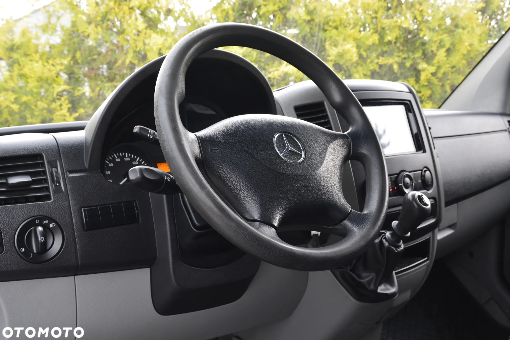 Mercedes-Benz Sprinter - 23