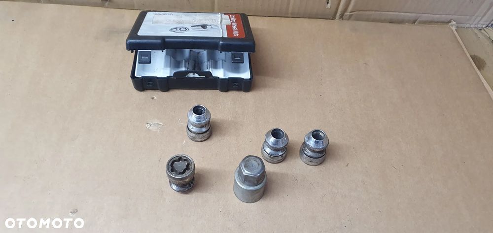 Śruba śruby koła kół zabezpieczające nakrętki Kia Sportage III - 1