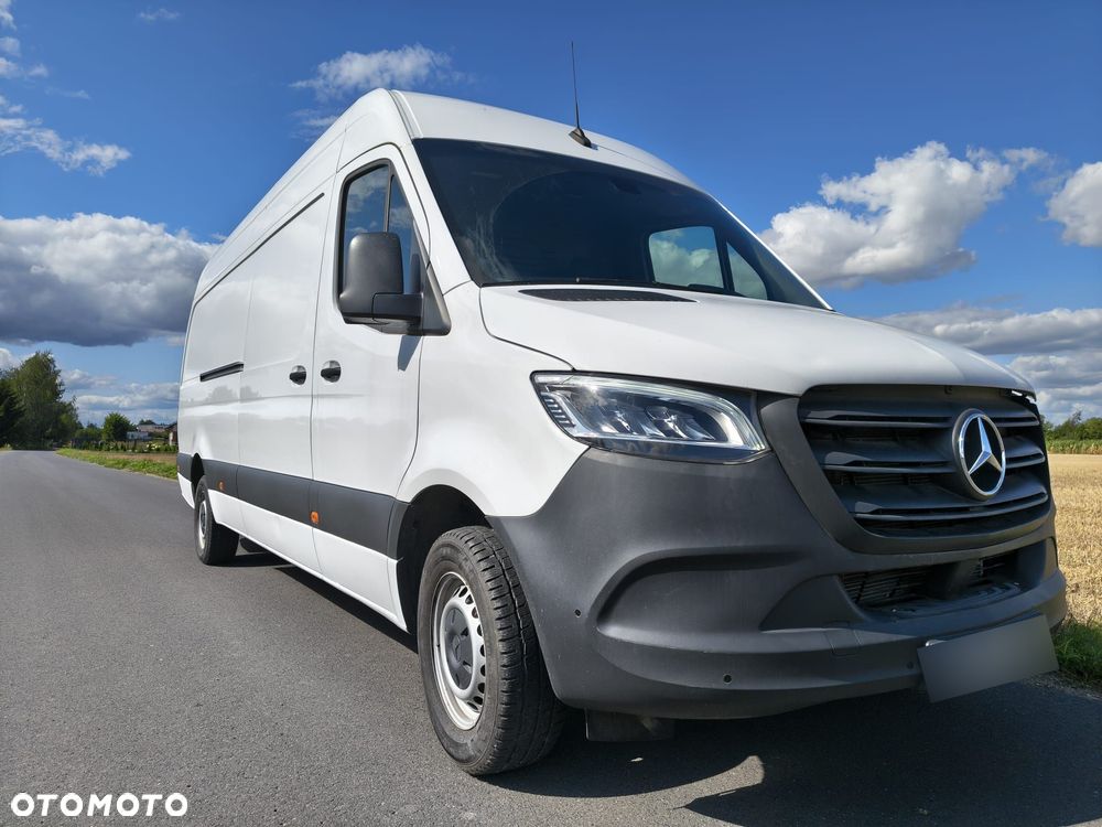 Mercedes-Benz Sprinter - 2