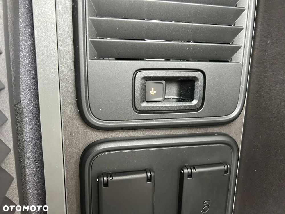 Volkswagen California - 34