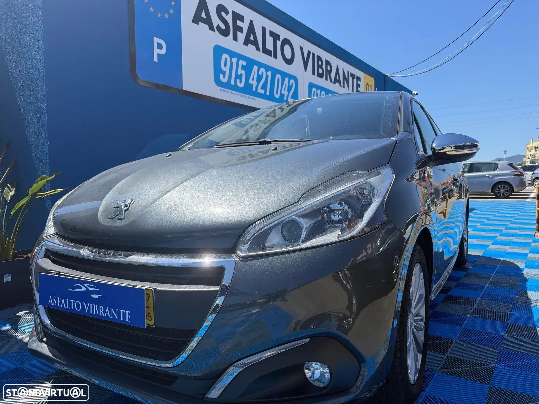 Peugeot 208 - 1
