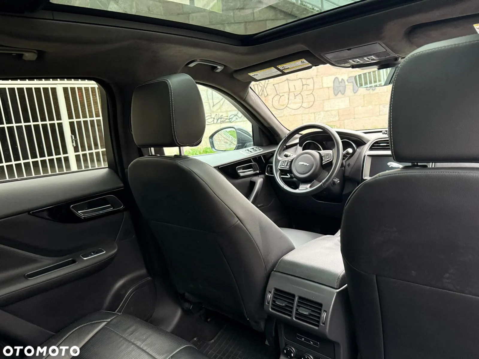 Jaguar F-Pace 30t AWD Prestige - 19