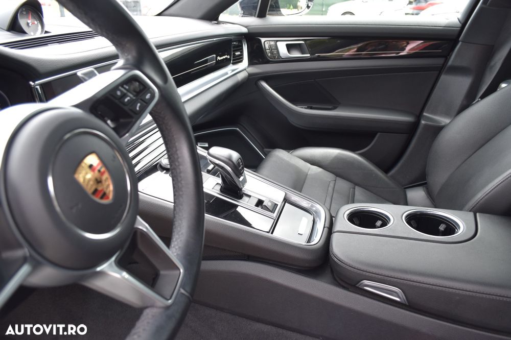 Porsche Panamera - 8