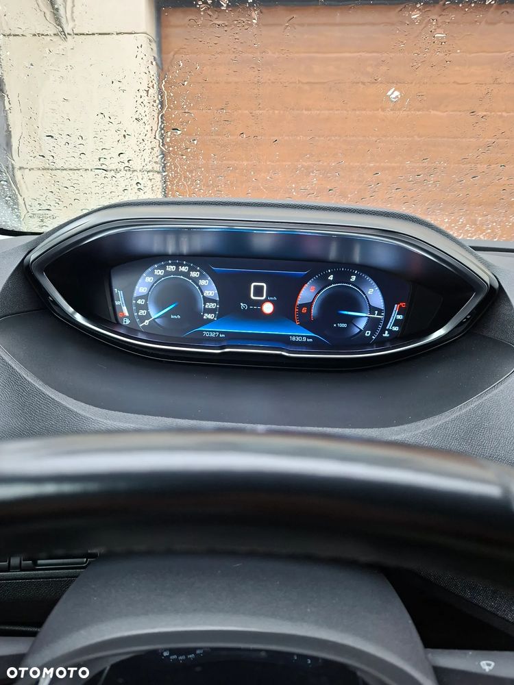 Peugeot 5008 1.5 BlueHDi Allure S&S - 11