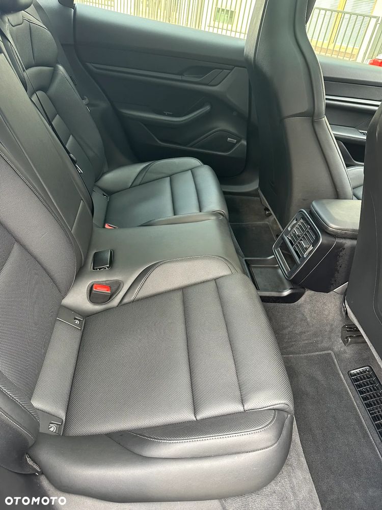 Porsche Taycan Standard - 4